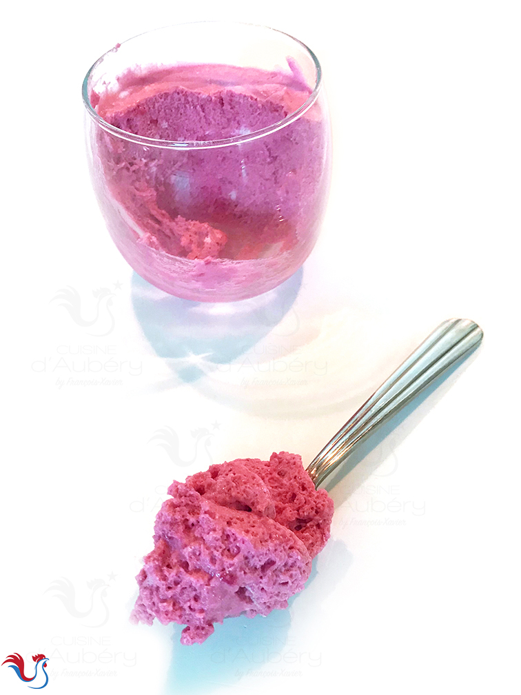 La délicieuse Mousse Framboise de Pierre Hermé