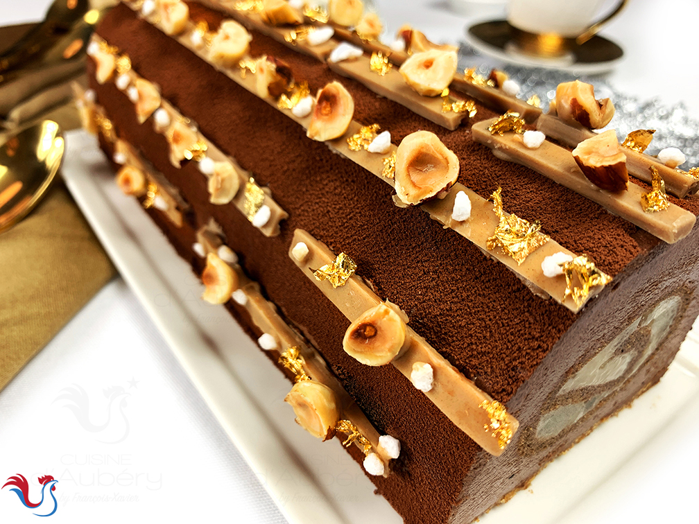 La Bûche Poires Flambées et Mousse Chocolat Noisette