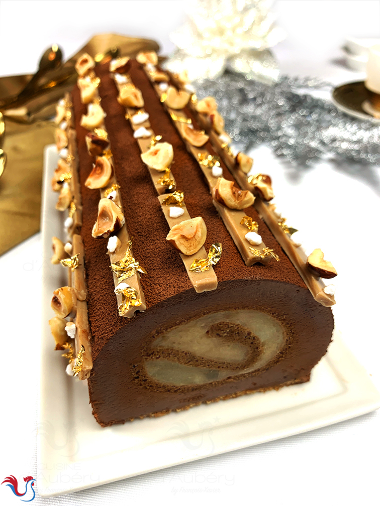 La Bûche Poires Flambées et Mousse Chocolat Noisette