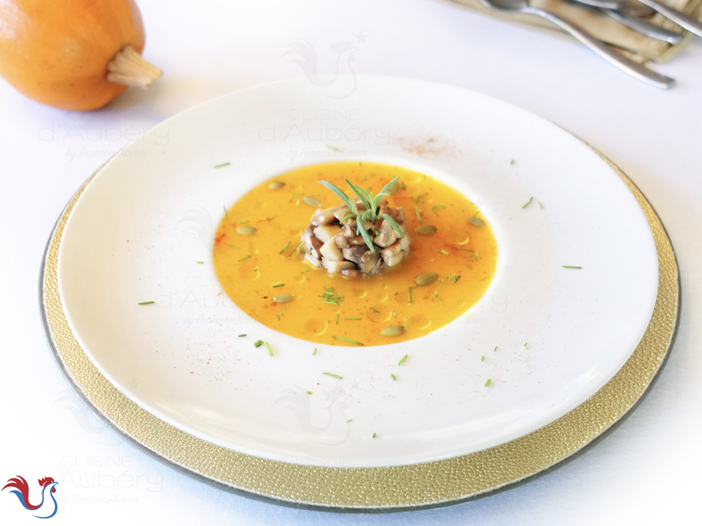 Velouté de Citrouilles aux épices, huile de truffe et herbes