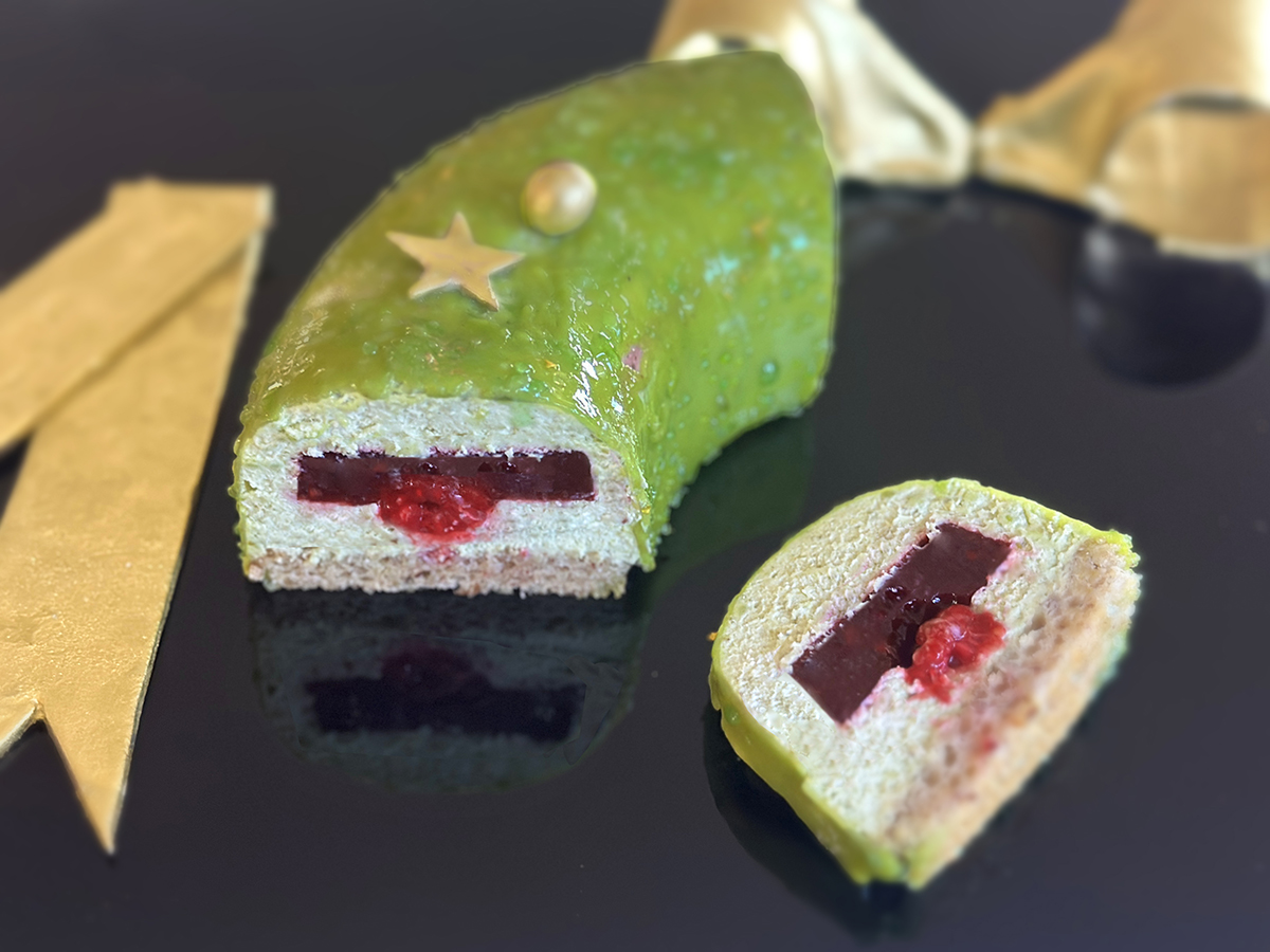 Masterclass: Pistachio Raspberry Wreath